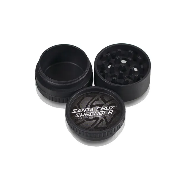 santa-cruz-shredder-hemp-3-parties-grinder-chanvre-noir image 1